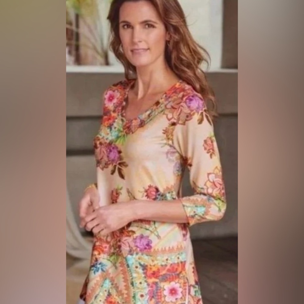 🌸Soft Surroundings Lalema Multi Color Floral, Side Slits, 3/4 Sleeves, Size MP
